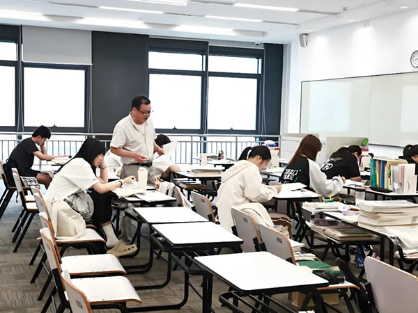 学习文化 | 做好课后答疑，，，，彰显教育温度—易而知日常“课后答疑辅导”