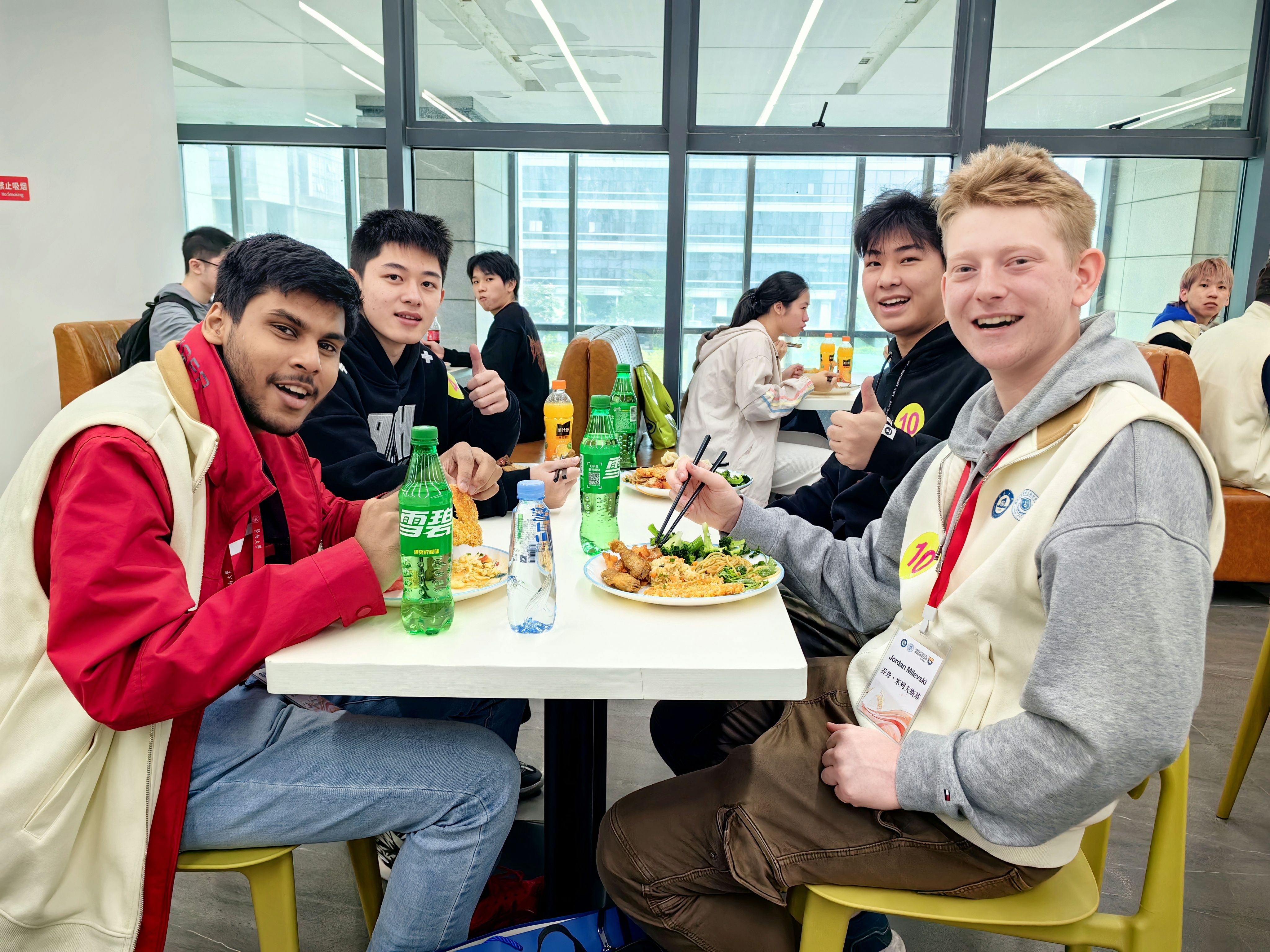 学生用餐